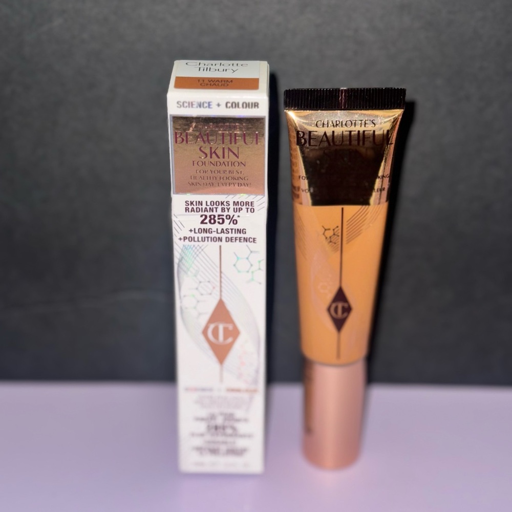 Charlotte Tilbury Beautiful Skin Foundation - Warm 11 - Picture 2 of 7